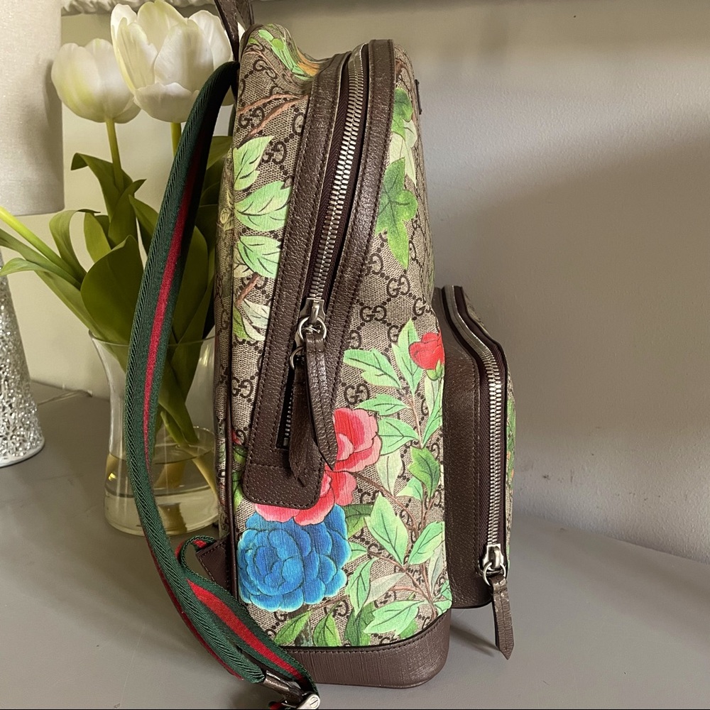 Gucci Large GG Web Supreme Monogram Backpack Unisex - Picture 5 of 16